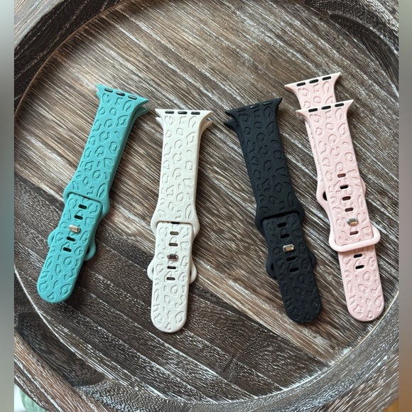 Leopard Print Silicone Apple Watch Bands (4 pack) - Picture 1 of 1
